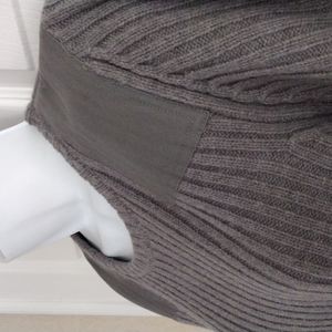 LL Bean 100% Merino Lambswool Sweater Size M